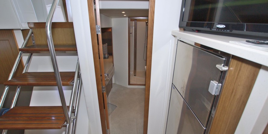 Cruisers Yachts 48 Cantius