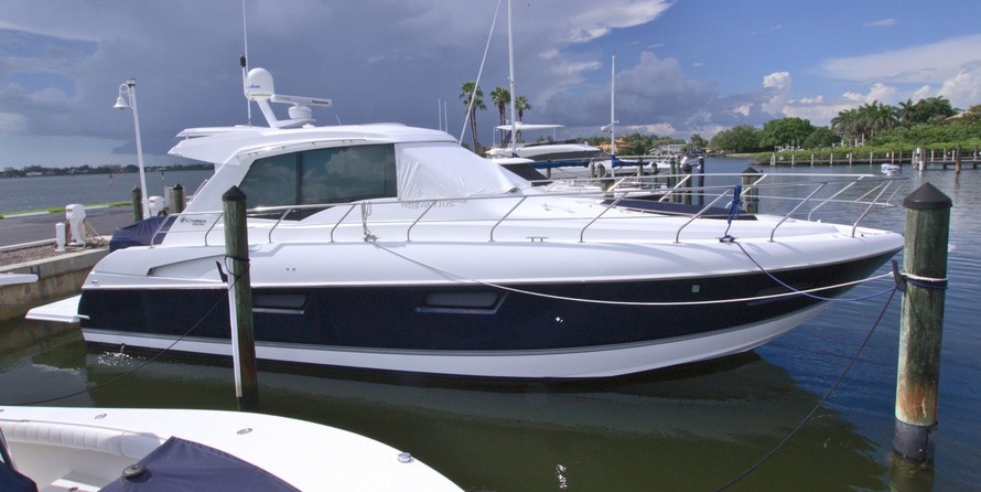 Cruisers Yachts 48 Cantius