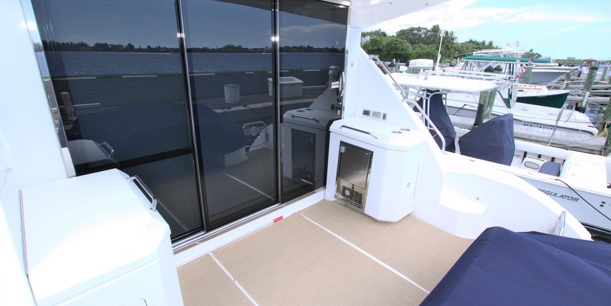 Cruisers Yachts 48 Cantius