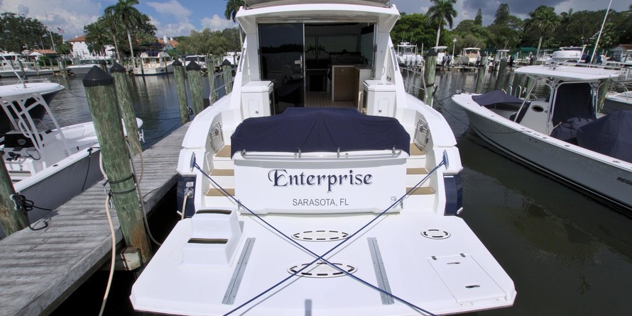 Cruisers Yachts 48 Cantius