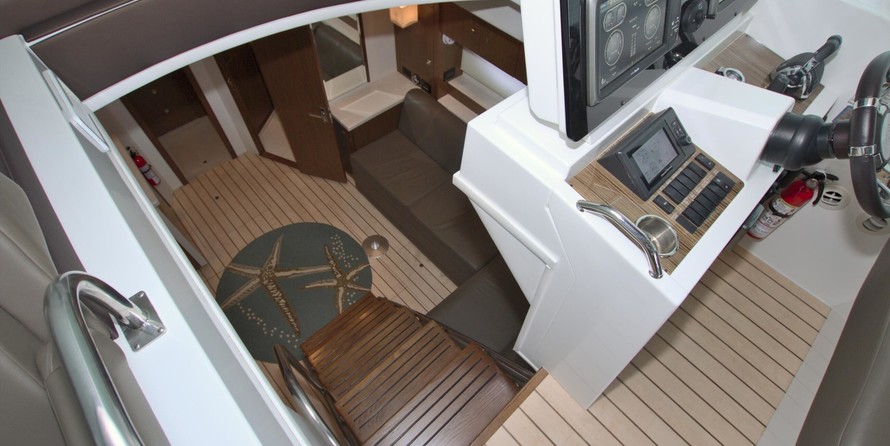 Cruisers Yachts 48 Cantius