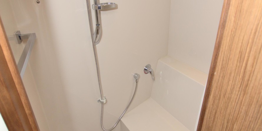 Cruisers Yachts 48 Cantius