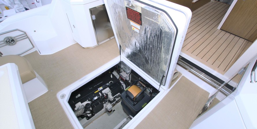 Cruisers Yachts 48 Cantius