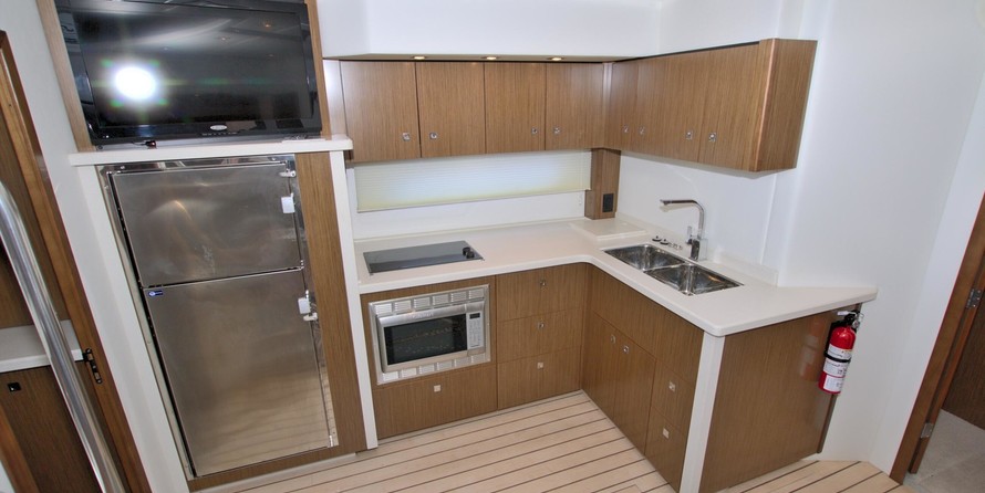 Cruisers Yachts 48 Cantius