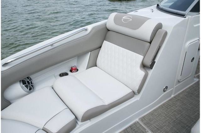Crownline E 255