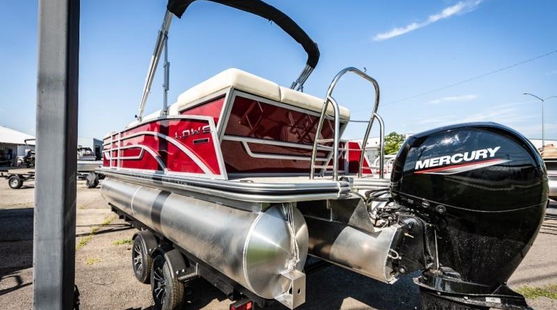 Lowe SS270 Extended Walk Thru