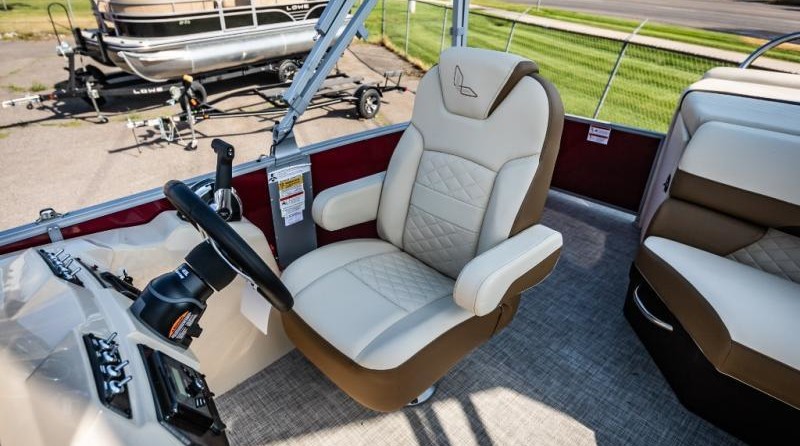 Lowe SS270 Extended Walk Thru