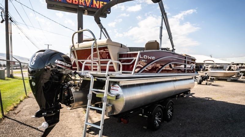 Lowe SS270 Extended Walk Thru