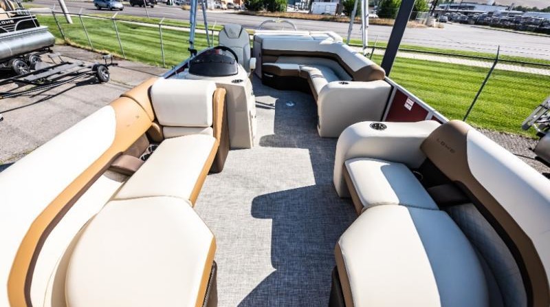 Lowe SS270 Extended Walk Thru