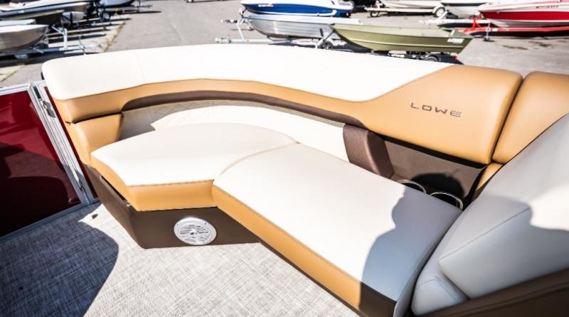 Lowe SS270 Extended Walk Thru