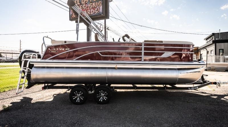 Lowe SS270 Extended Walk Thru