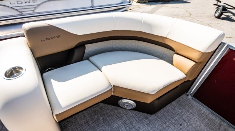 Lowe SS270 Extended Walk Thru