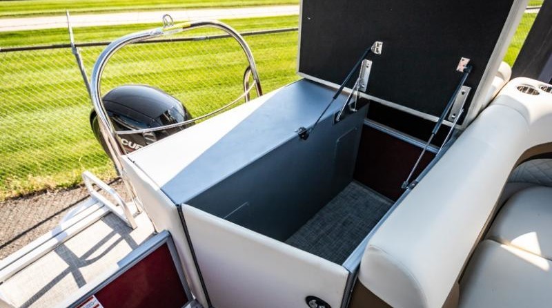 Lowe SS270 Extended Walk Thru