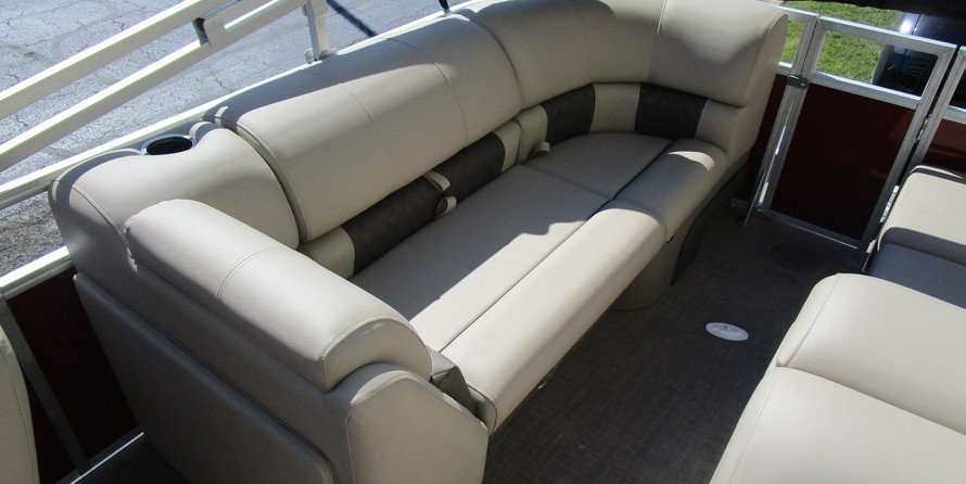 Sun Tracker Party Barge 22 XP3