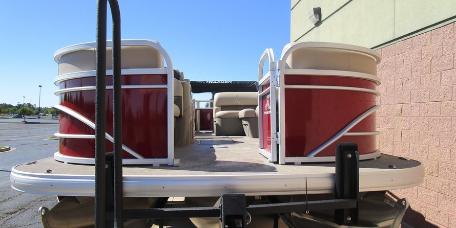 Sun Tracker Party Barge 22 XP3