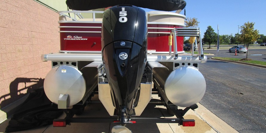 Sun Tracker Party Barge 22 XP3