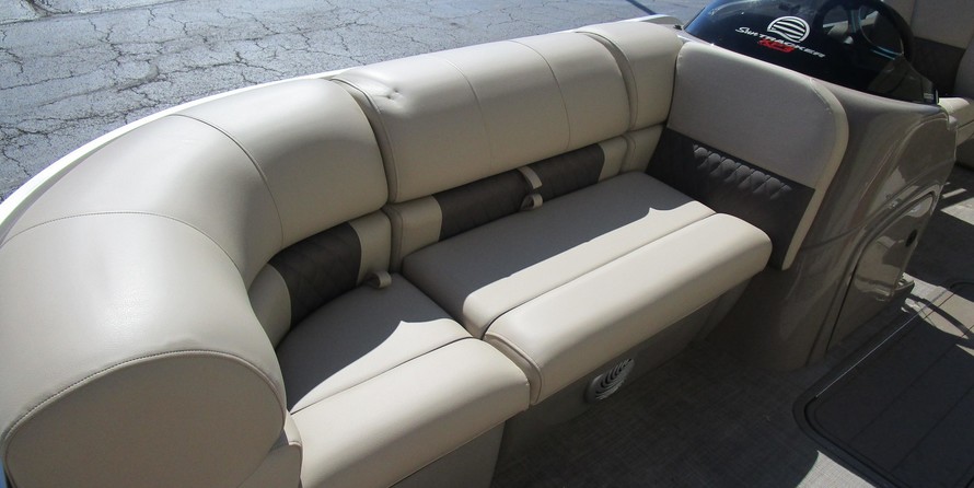 Sun Tracker Party Barge 22 XP3