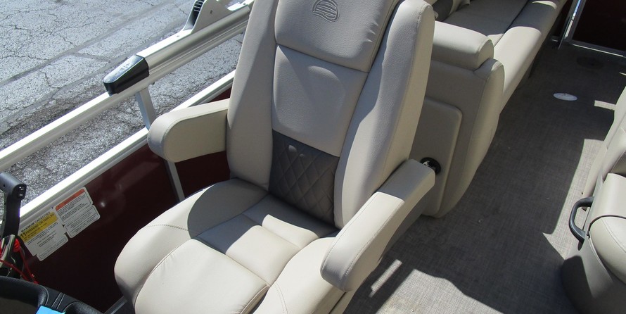 Sun Tracker Party Barge 22 XP3