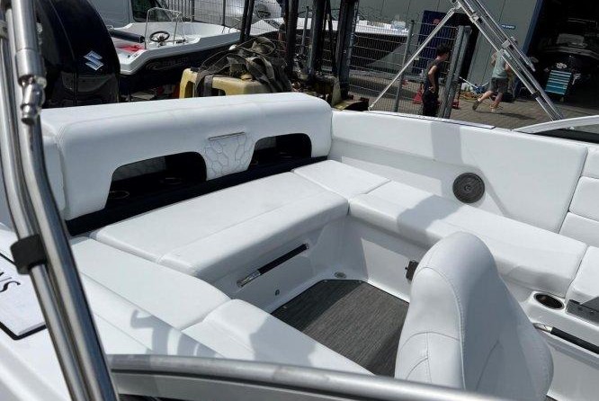 FOUR WINNS MODEL 2022) H1 OUTBOARD 21ft.