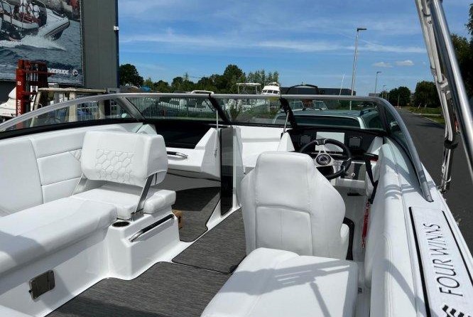 FOUR WINNS MODEL 2022) H1 OUTBOARD 21ft.