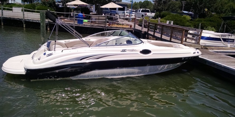 Sea Ray 240 Sundeck