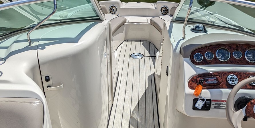 Sea Ray 240 Sundeck