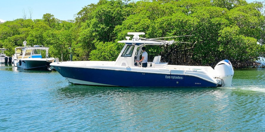 Everglades 325 CC
