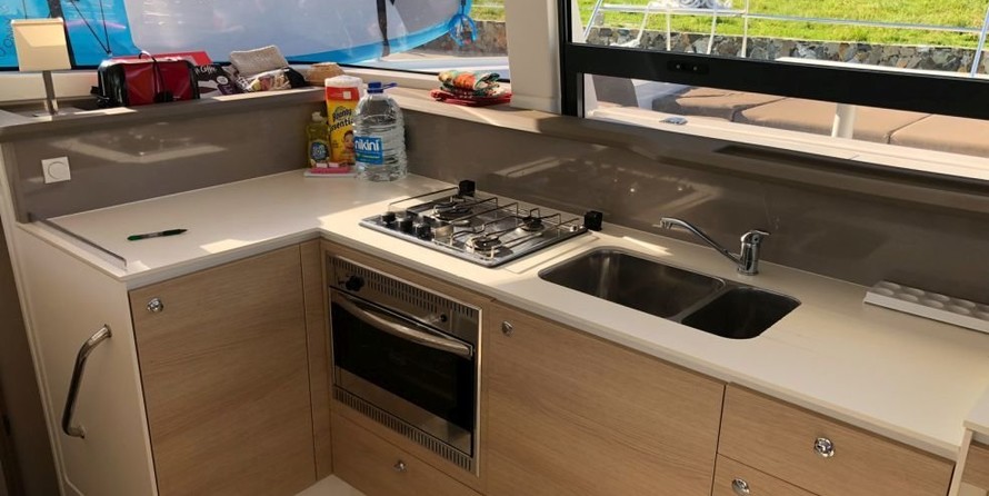 Bali catamarans 4.0 lounge