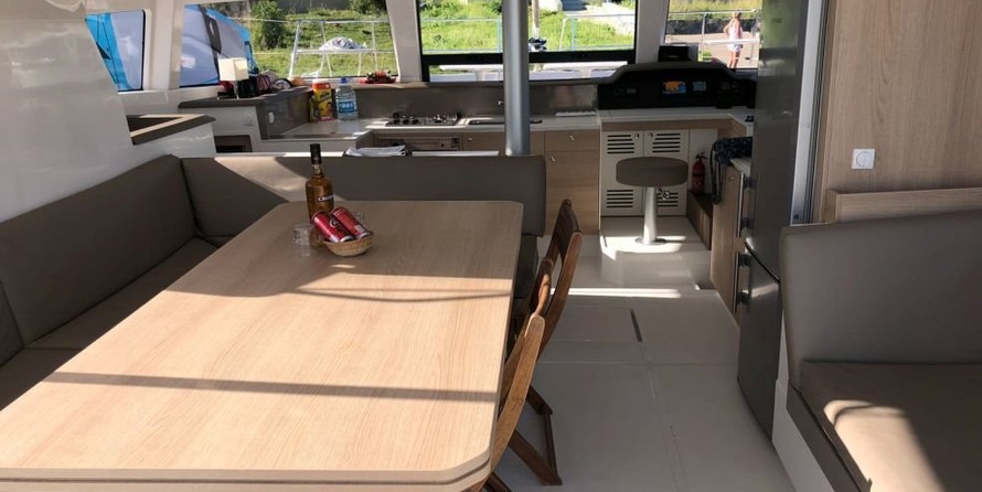 Bali catamarans 4.0 lounge