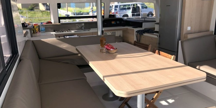 Bali catamarans 4.0 lounge