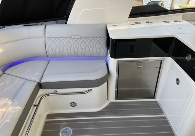 Sea Ray 370 Sundancer