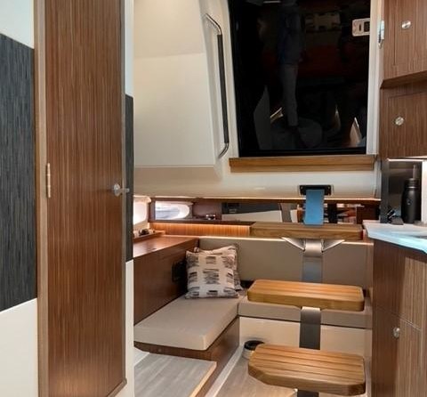 Sea Ray 370 Sundancer