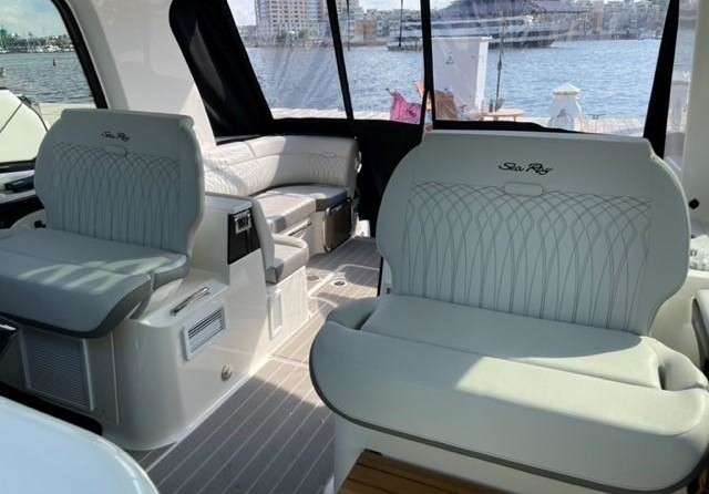 Sea Ray 370 Sundancer