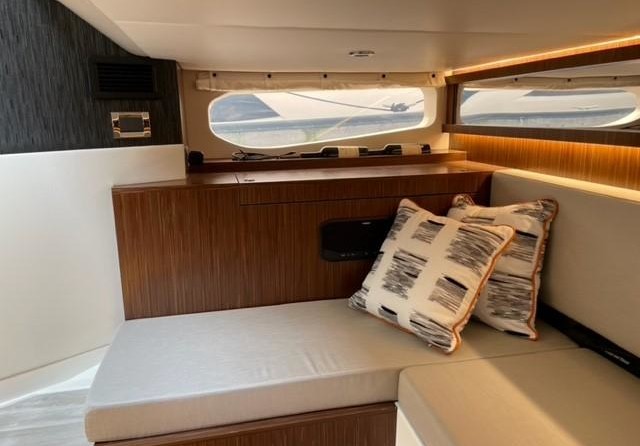 Sea Ray 370 Sundancer