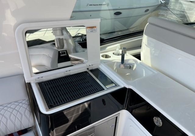Sea Ray 370 Sundancer