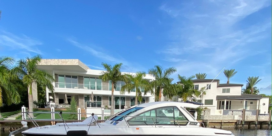 Bavaria Sport 360 coupe