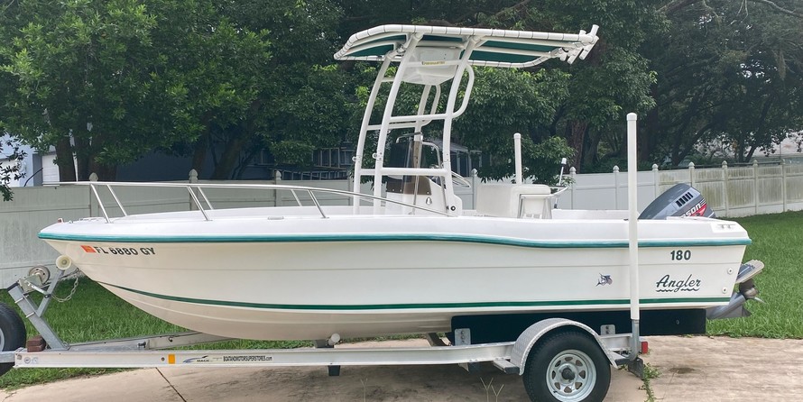 Angler Pro Boats 2900 center console