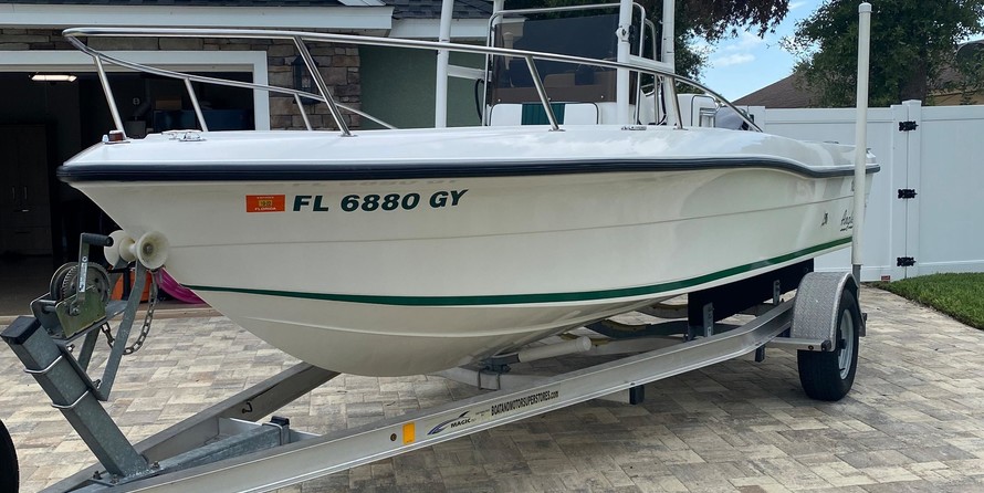 Angler Pro Boats 2900 center console