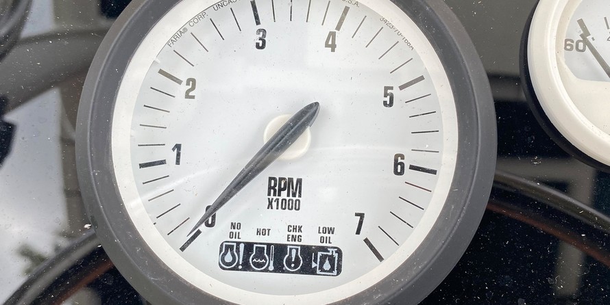 Angler Pro Boats 2900 center console