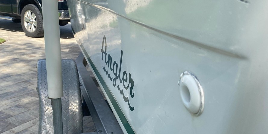 Angler Pro Boats 2900 center console