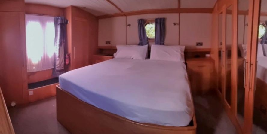 Wide beam narrowboat 65 x 12 hanbury monarch