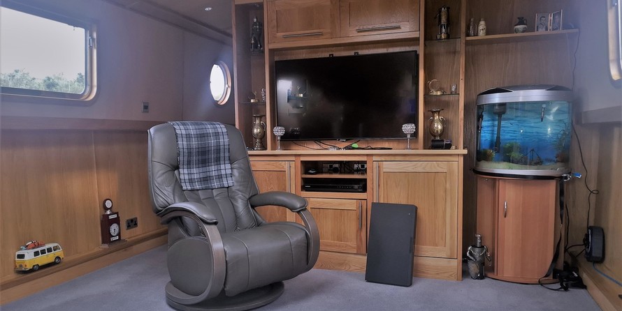 Wide beam narrowboat 65 x 12 hanbury monarch