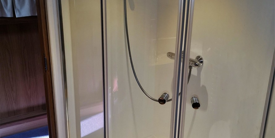 Wide beam narrowboat 65 x 12 hanbury monarch