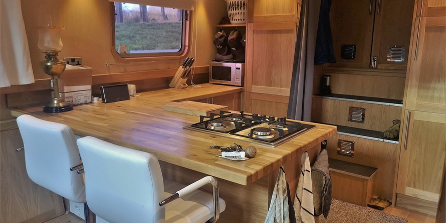 Wide beam narrowboat 65 x 12 hanbury monarch