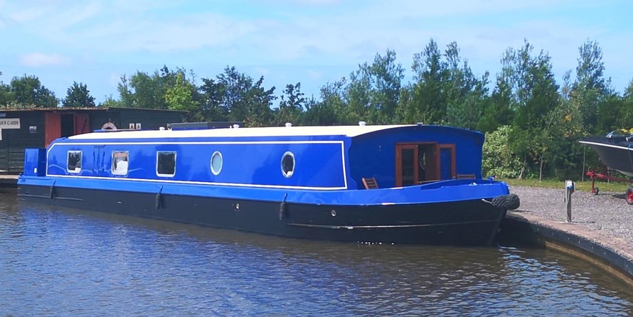 Wide beam narrowboat 65 x 12 hanbury monarch