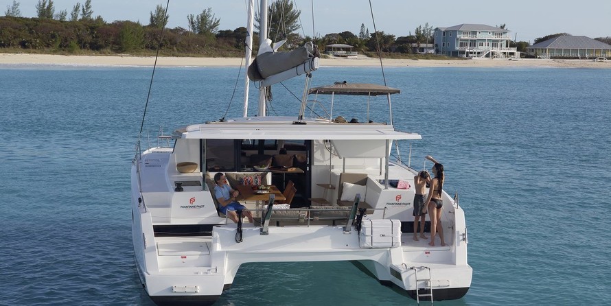 Fountaine Pajot Lucia 40