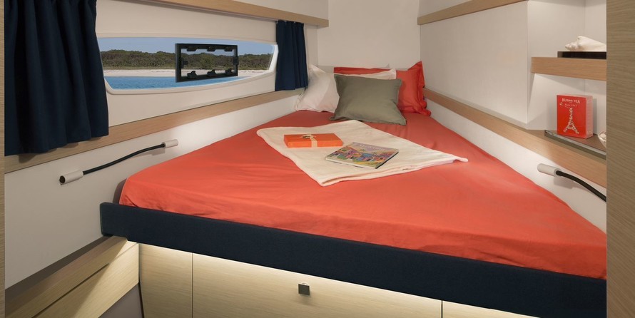 Fountaine Pajot Lucia 40