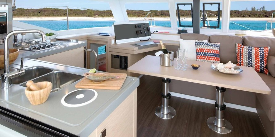 Fountaine Pajot Lucia 40