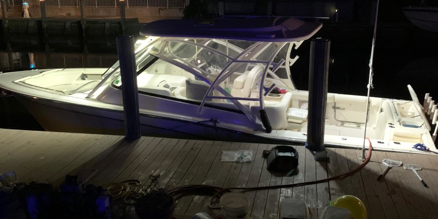 Grady-White Freedom 335