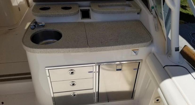 Grady-White Freedom 335